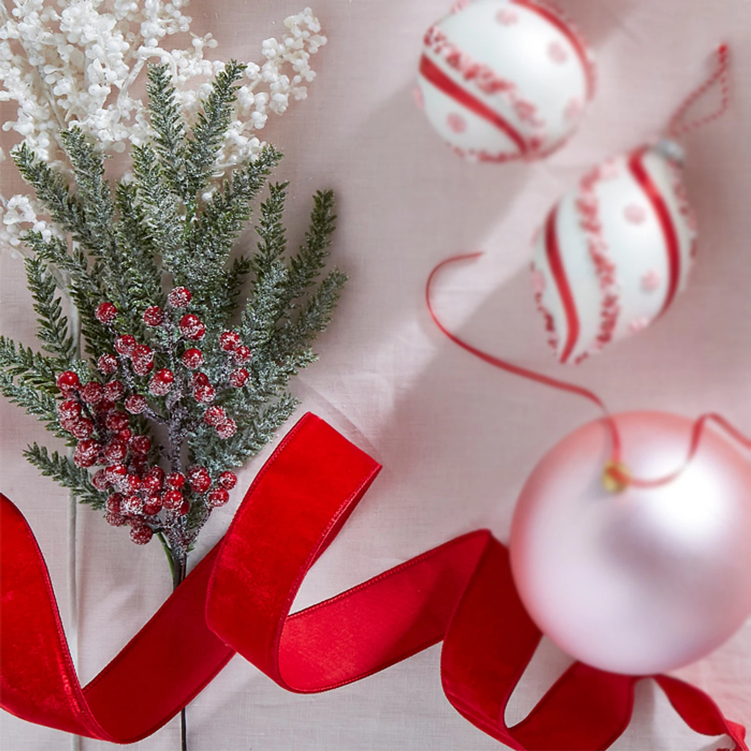 Raz 23" Iced Cedar And Berry Christmas Tree Spray F4317565 3 Raz 23" Iced Cedar And Berry Christmas Tree Spray F4317565